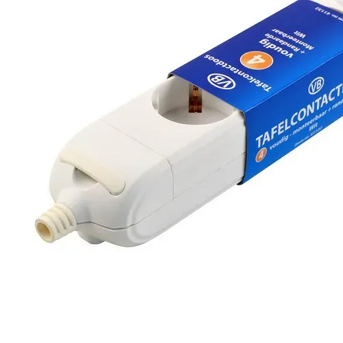 Stekkerdoos wit 4-voudig met randaarde monteerbaar zonder kabel